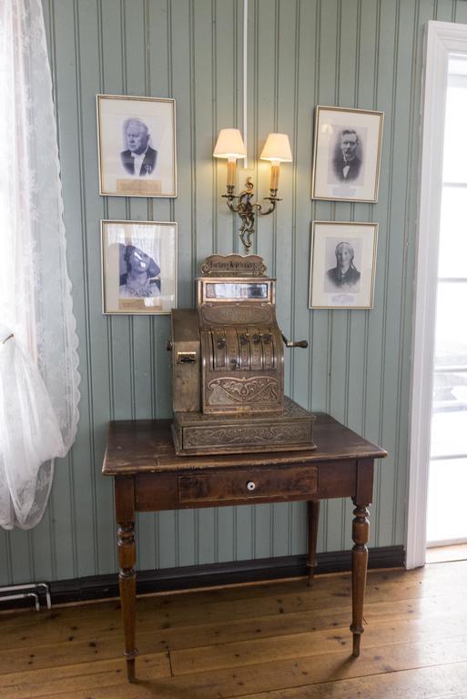 Einarshusid Guesthouse Bolungarvík Екстериор снимка