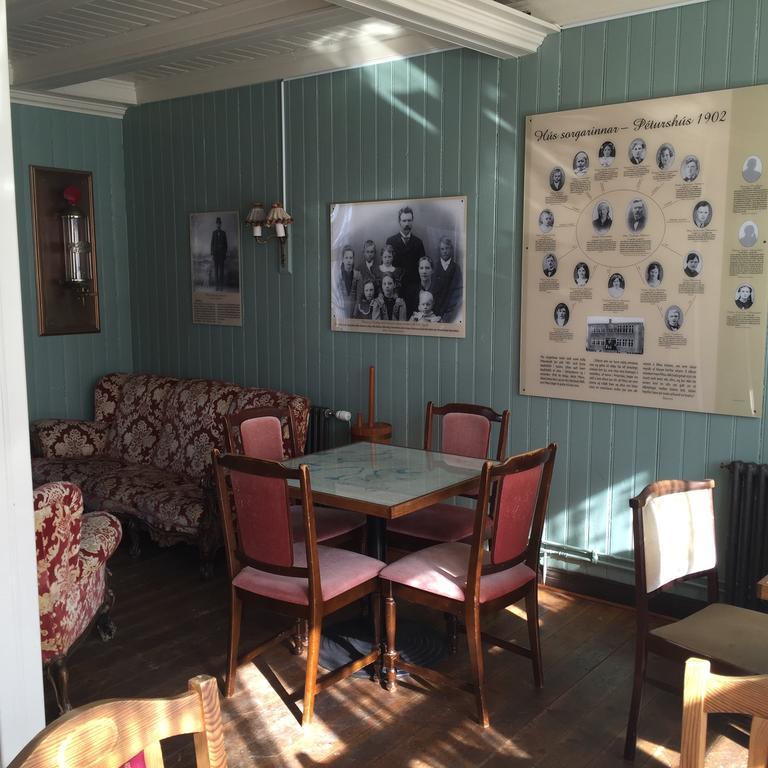 Einarshusid Guesthouse Bolungarvík Екстериор снимка