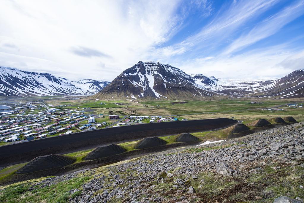 Einarshusid Guesthouse Bolungarvík Екстериор снимка