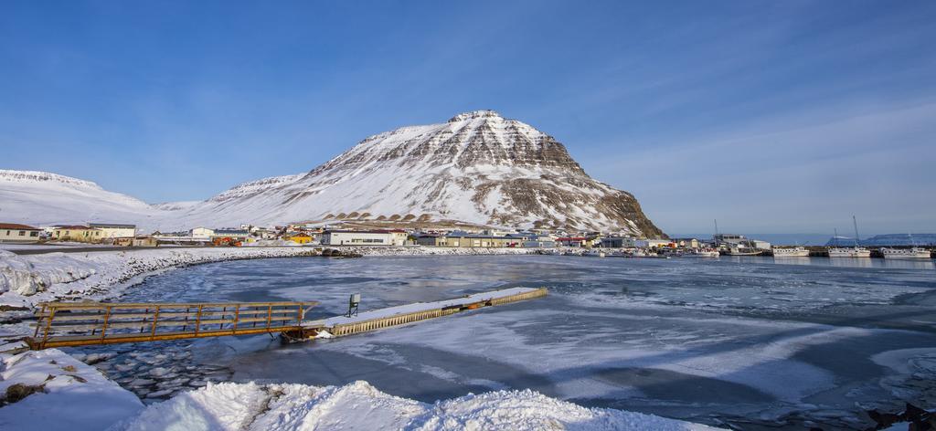 Einarshusid Guesthouse Bolungarvík Екстериор снимка